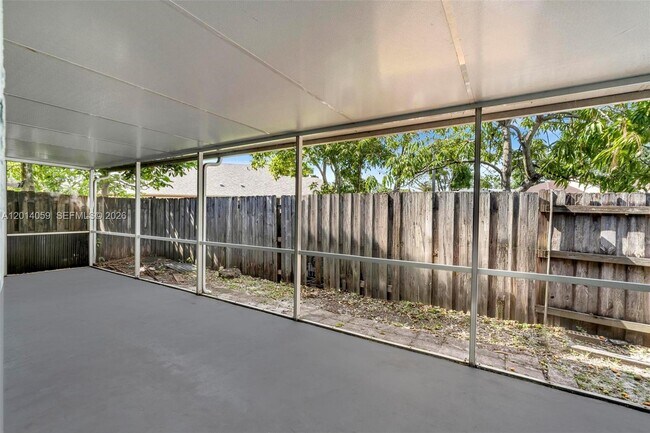 Building Photo - 1308 E Glen Oak Rd