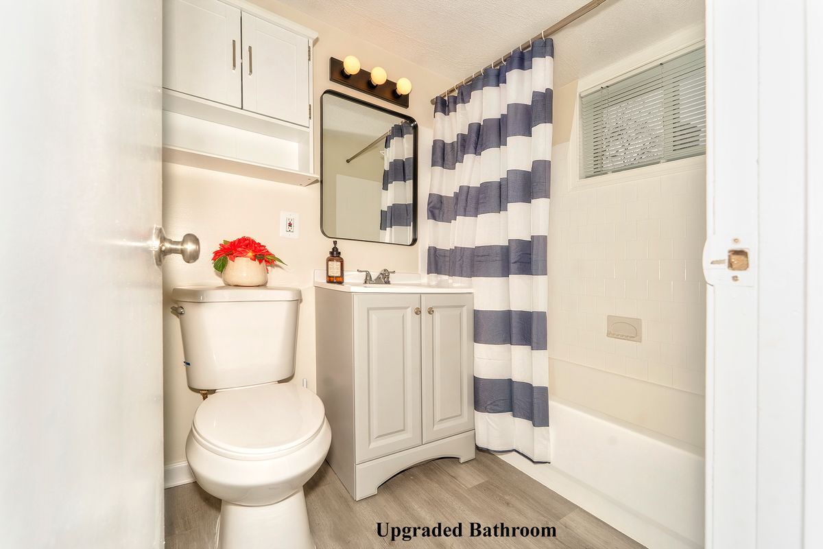 Building Photo - 14 Halley Pl SE