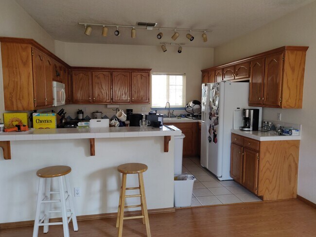 Building Photo - 7516 Tricia Rd NE