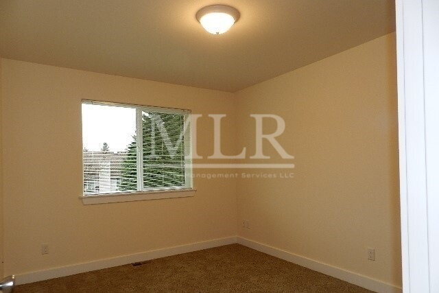 Building Photo - Cirque Dr W 8013-