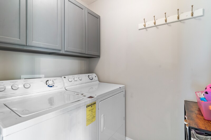 Building Photo - 6125 Ashtead Dr