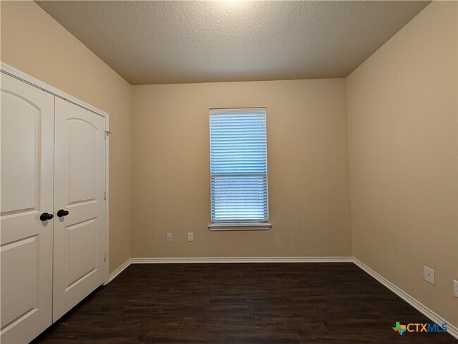 Building Photo - 296 Rosalie Dr