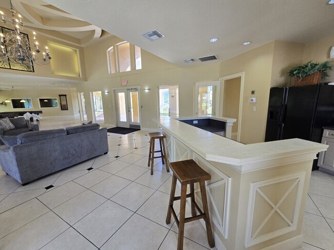Building Photo - 1 Bed 1 Bath Condo For Rent in Tampa $1499
