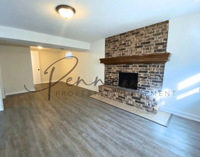 Building Photo - 1415 Cloverdale Ct