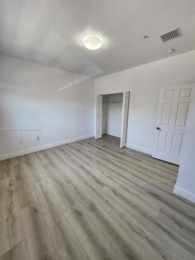 Building Photo - 1322 SW 147th Ter