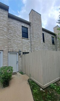 Building Photo - 3068 Holly Hall St