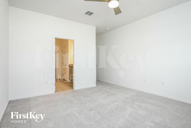 Building Photo - 1242 Ponca Rd