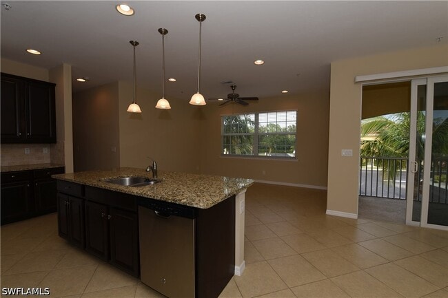 Building Photo - 8560 Evernia Ct