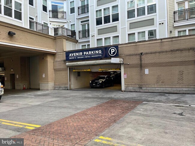 Building Photo - 2700 Bellforest Ct