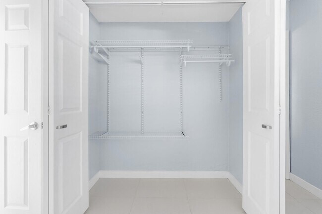 Building Photo - 416 NE 15th Ave