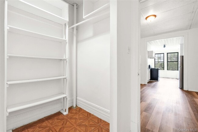 Building Photo - 71-60 69th Pl