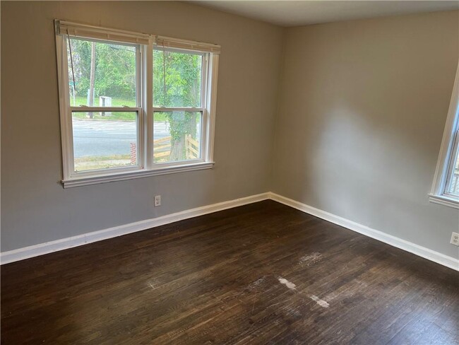 Building Photo - 1201 Westview Dr SW