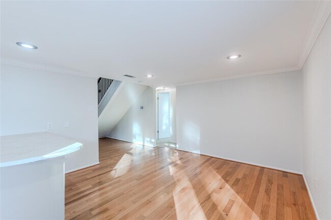 Building Photo - 8203 Beaver Brook Ln