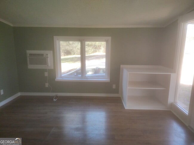 Building Photo - 826 Black Horse Run