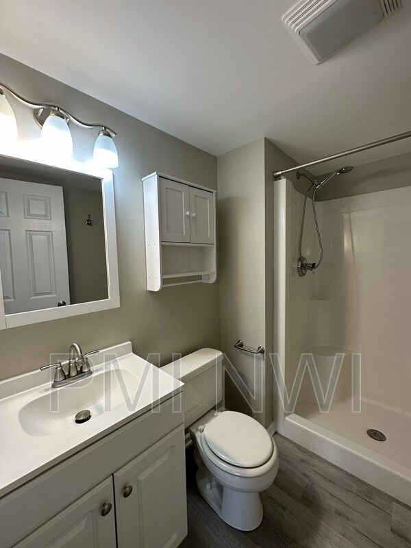 Building Photo - 219 Sandalwood Dr