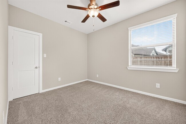 Building Photo - 9442 Starlight Oak Dr