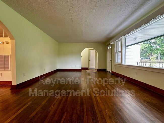 Building Photo - 128 Vedette Ave