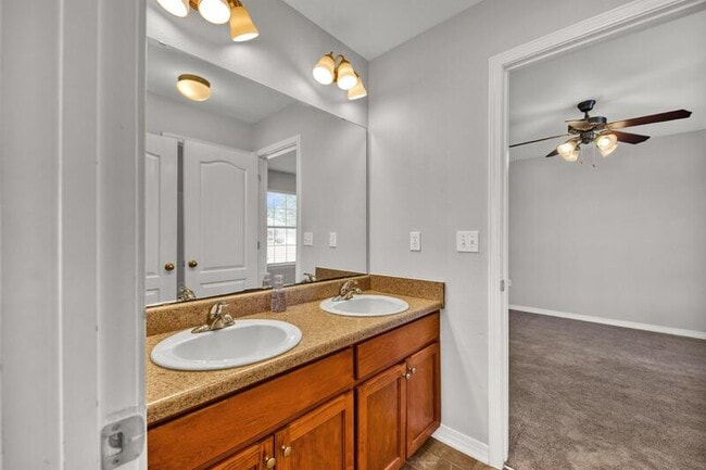 Building Photo - 9431 Pouder Ln