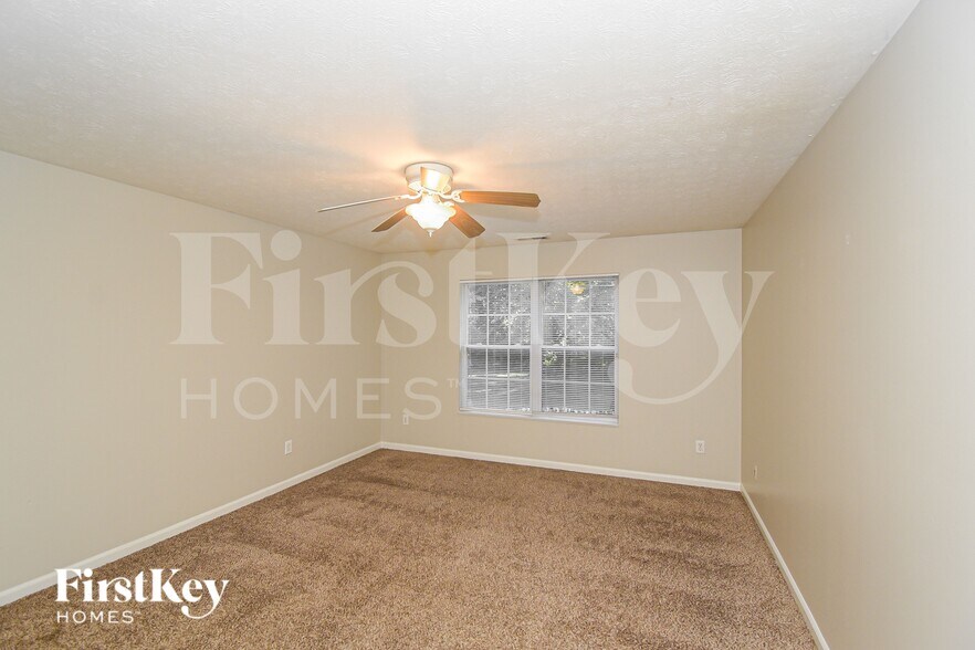 Building Photo - 7044 N Mesquite Ct