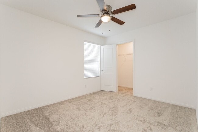 Building Photo - Fairly New Gorgeous SMART House!