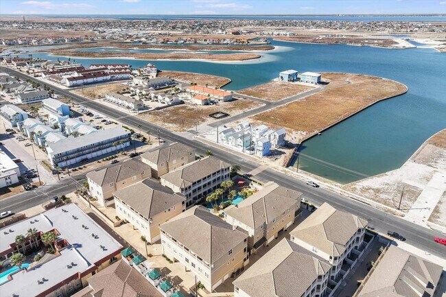 Building Photo - 14910 Leeward Dr