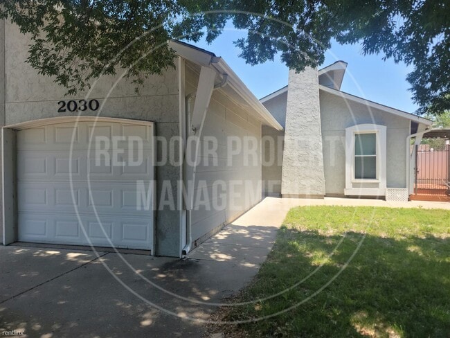 Building Photo - 3 br, 2 bath Duplex - 2030 Rosewood Court