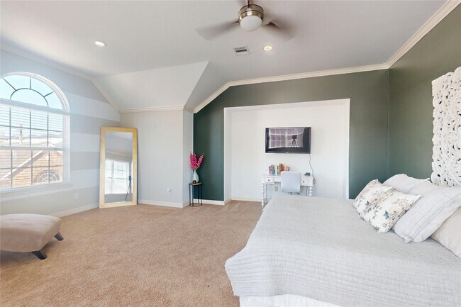 Building Photo - 6222 Skyline Dr