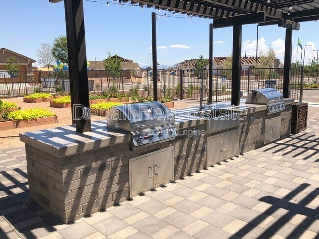 Building Photo - 13300 N 141st Ln