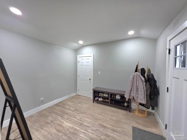 Building Photo - 18 Milton Rd