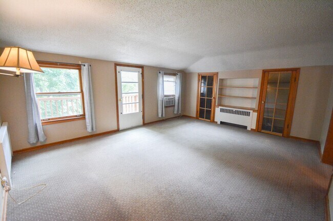 Building Photo - 420 8th Ave SE