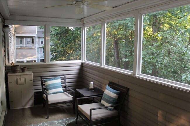 Building Photo - 1508 Wynnes Ridge Cir SE