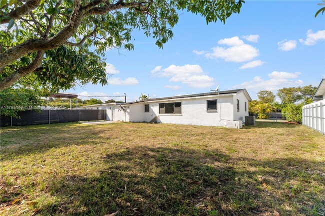 Building Photo - 11532 SW 136th Terrace