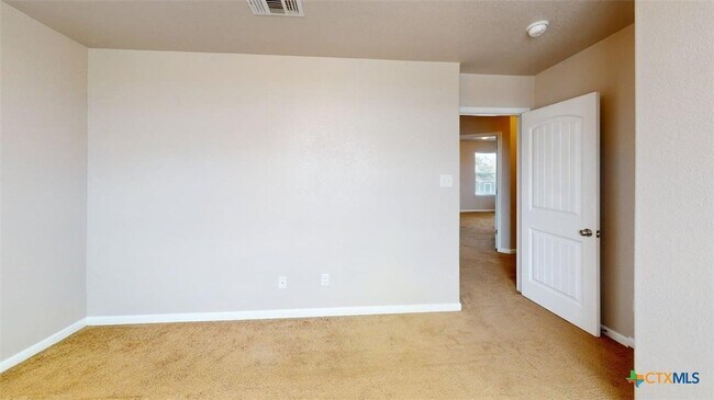 Building Photo - 500 W Libra Dr