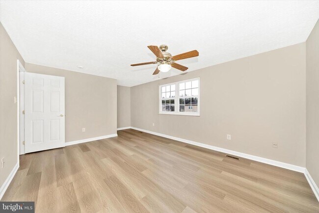 Building Photo - 103 Savannah Ct