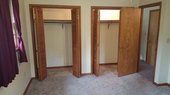 Building Photo - Updated 2 bd, 1.5 ba house, Parkade Sub., hardwoods, 5 min. from 70, fenced, avail now