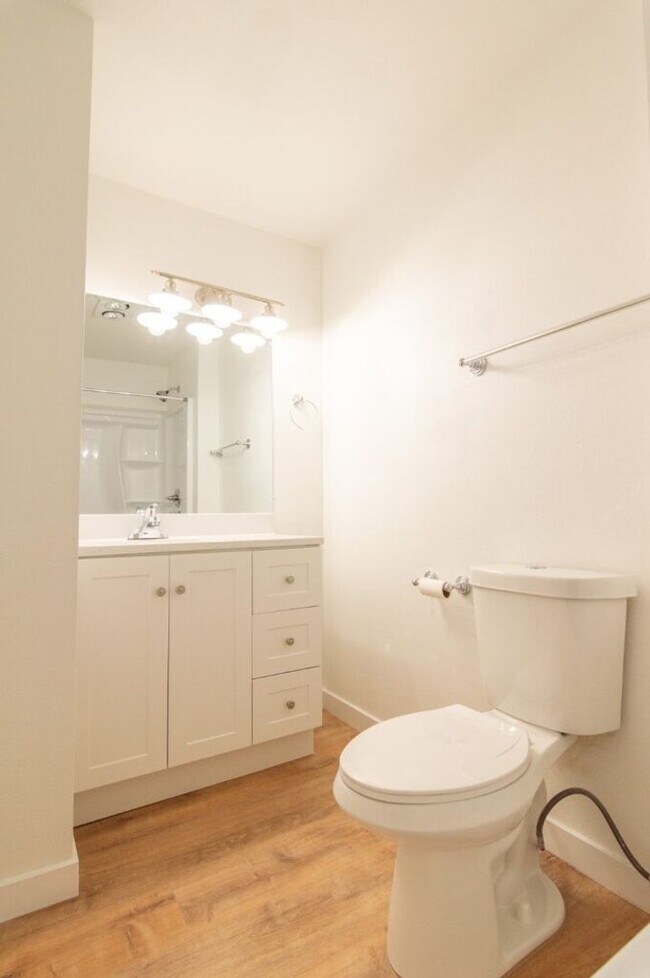 Building Photo - 506-510 SE 46th Ave