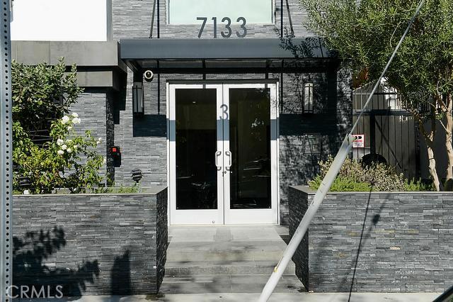 Building Photo - 7133 Hawthorn Ave