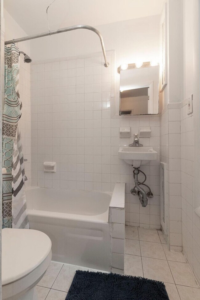 Building Photo - 304e E 95th St