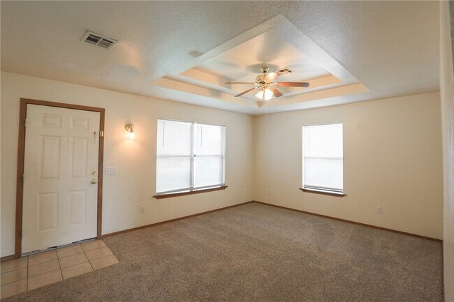 Building Photo - 2223 W Roselawn St