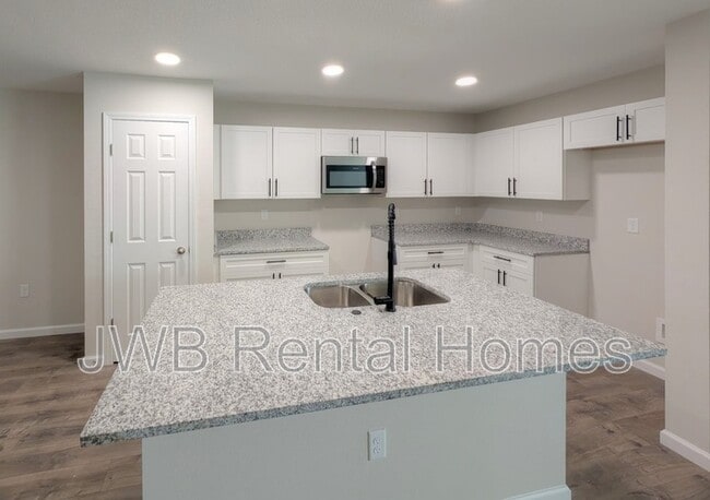 Building Photo - 1292 Pangola Dr