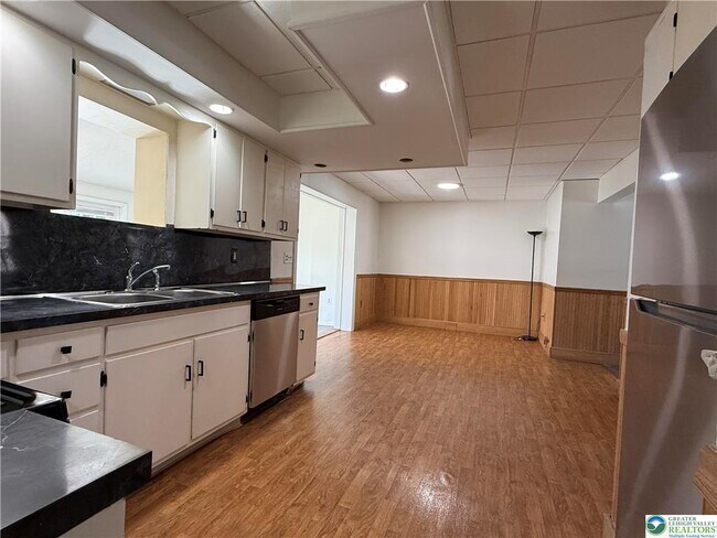 Building Photo - 1177 Arcadia St