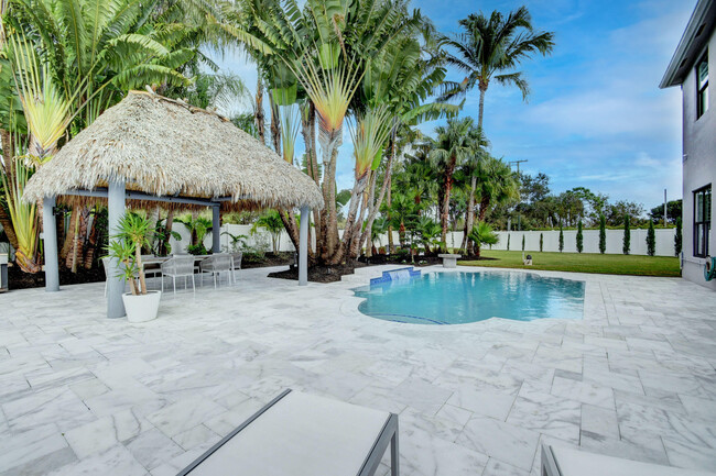 Building Photo - 6298 Sand Hills Cir
