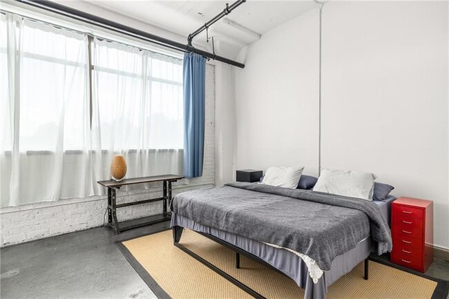 Building Photo - 426 Marietta St NW