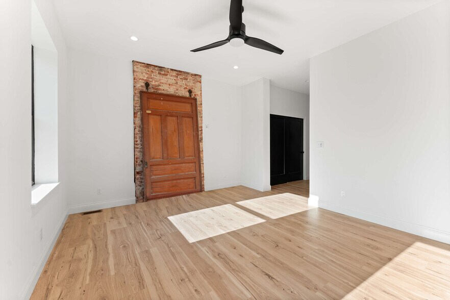 Building Photo - 6515 Nashville Ave