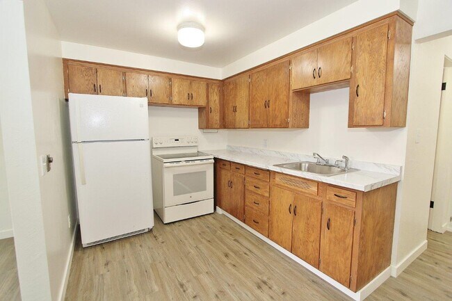 Building Photo - 1407 Ellis Ave