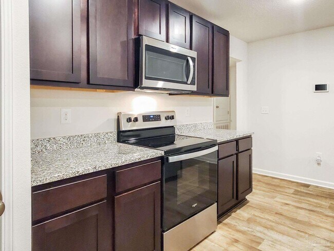 Building Photo - 7332 Lakeside Oak Ct