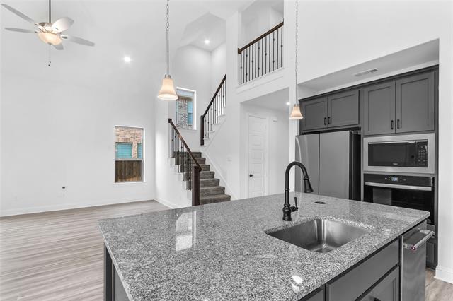 Building Photo - 2410 Thavie St
