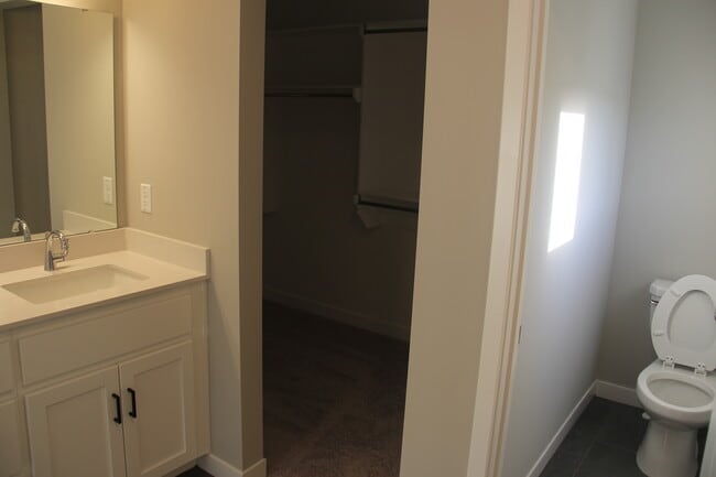 Building Photo - PKR Investments LLC(3715SWClaytonDR)