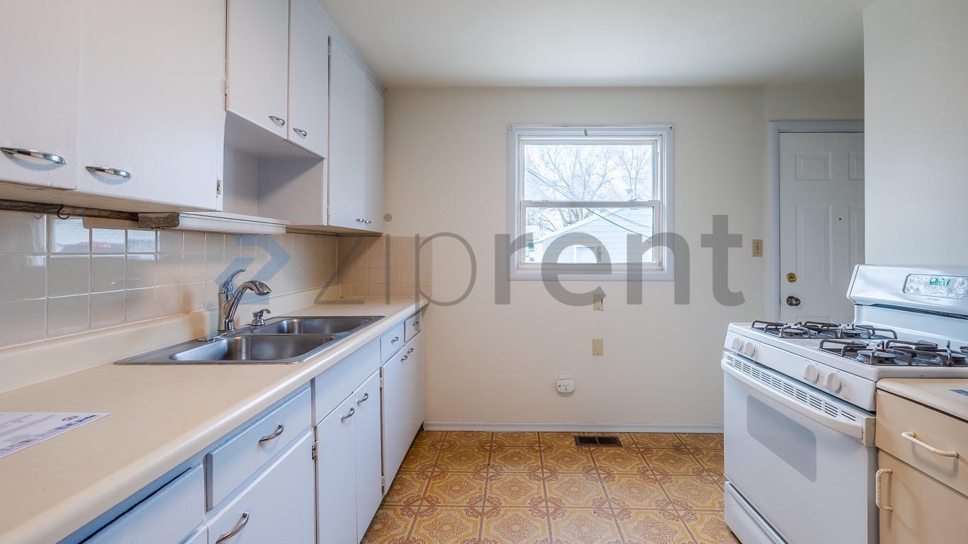 Building Photo - 5703 N Alberta St