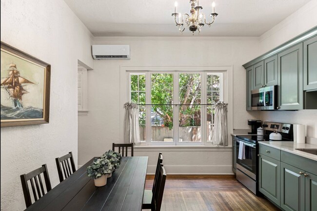 Building Photo - All-Utilities-Included Studio in Historic Bristol Manor | Pet Friendly